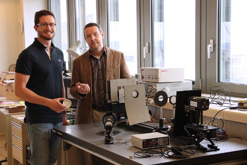 Jan Gospodaric and Andrei Pimenov in the lab